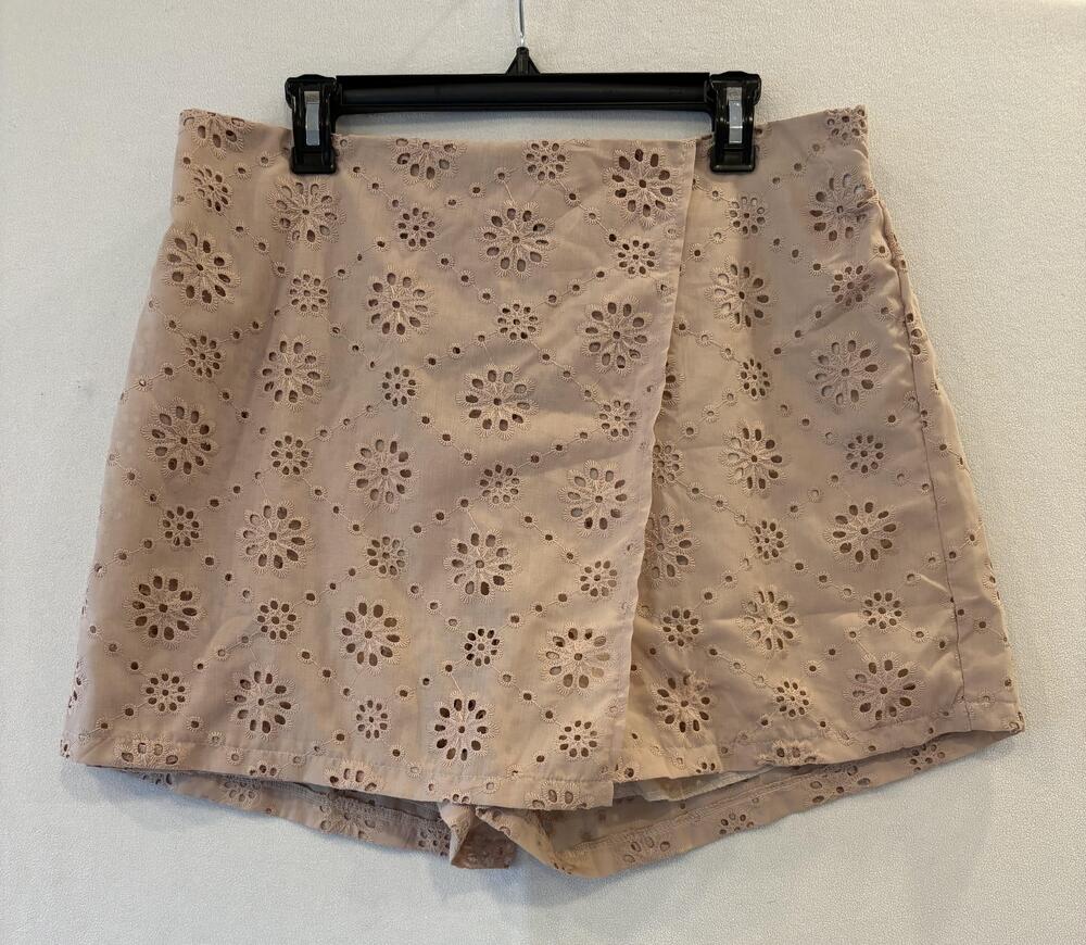 SHEIN Shorts Womens 1XL Beige Skort Eyelet Embroidered Floral Casual Summer